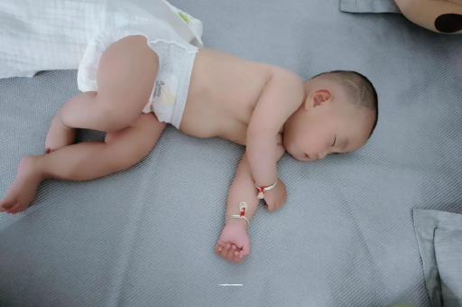 仙桃宝宝流白色粘鼻涕